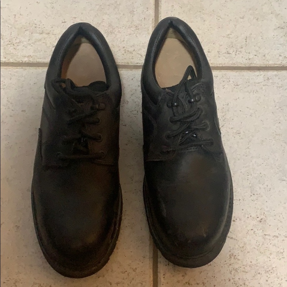 Men’s work shoes